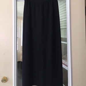 St John Skirt with slit in back