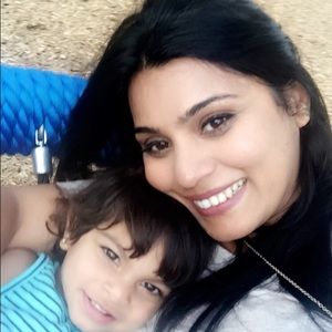 Meet your Posher, Naureen