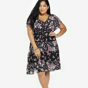 Floral chiffon Torrid dress size 5 (28)