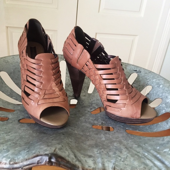 Banana republic heeled leather sandal