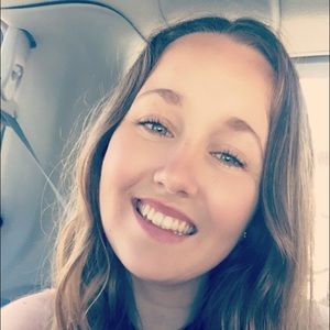 Meet your Posher, Adrianna