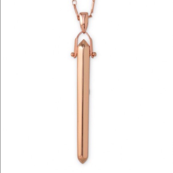 Stella & Dot Rose gold Rebel pendant