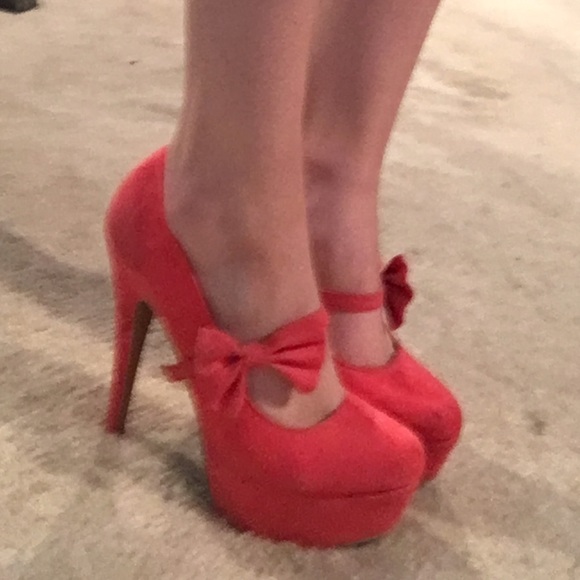 Heels - Picture 3 of 3