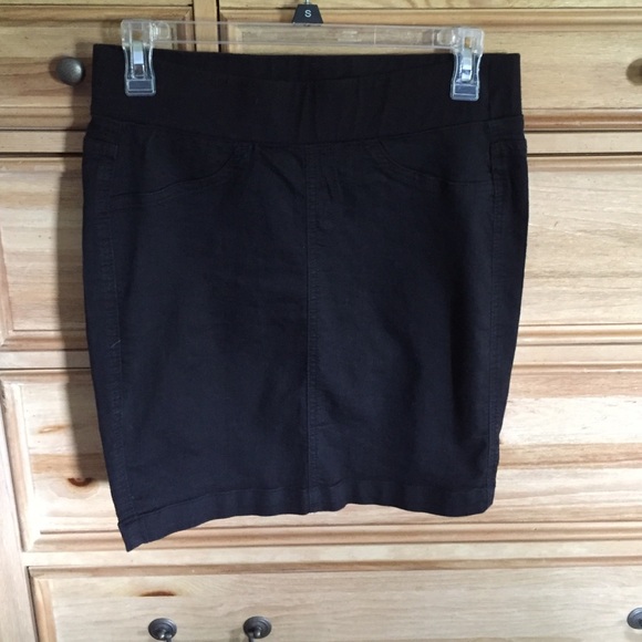 Black skirt