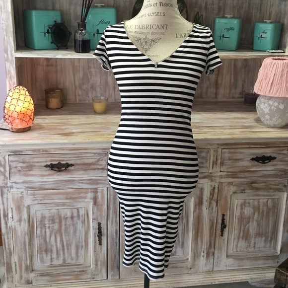 Boutique Dresses & Skirts - NWOT "Hypnosis" striped mididress