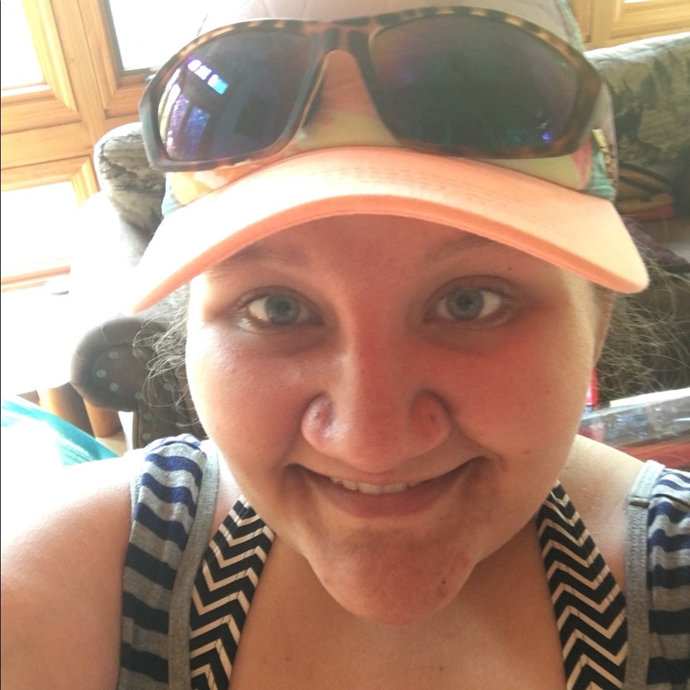 Meet your Posher, Maegan