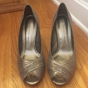 Silver Adrianna Papell party shoes