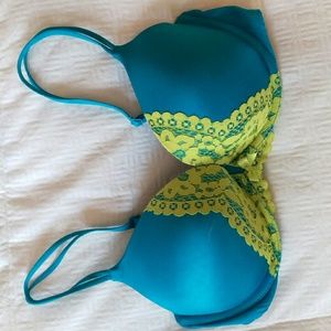 Victoria's Secret very sexy push up 34d