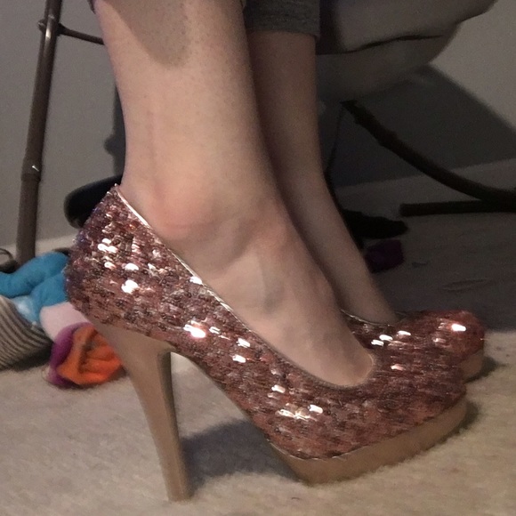 Heels - Picture 2 of 4