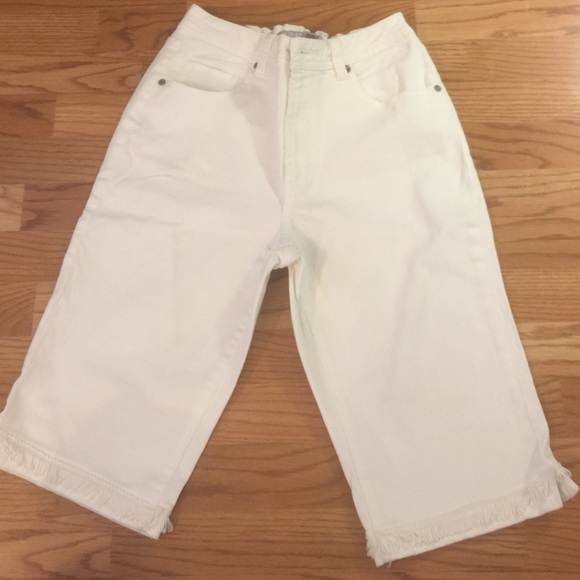 CHICO's Platinum Zodiac Crop pants