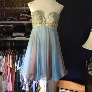 HOMECOMING / WEDDING / PROM DRESS