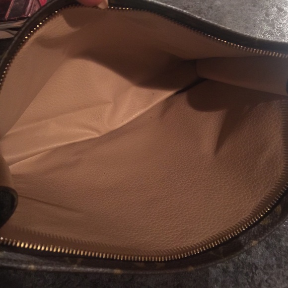 🎉SOLD ON T🎉 LV Toiletry Pouch Pouchette Large 26 - Picture 2 of 4