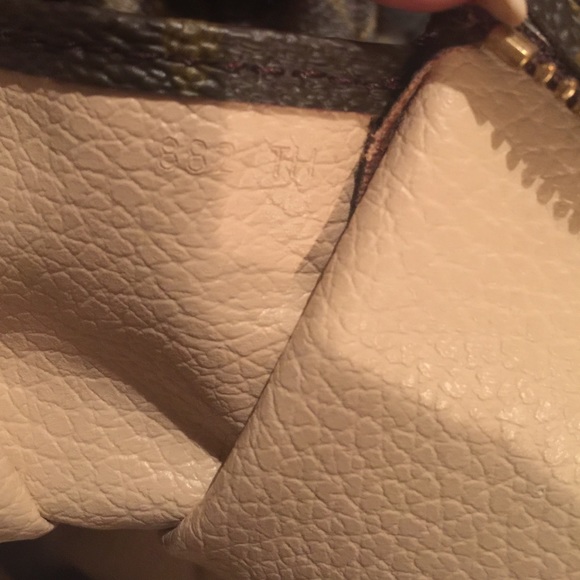 🎉SOLD ON T🎉 LV Toiletry Pouch Pouchette Large 26 - Picture 3 of 4