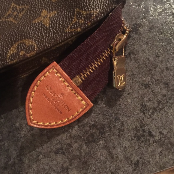 🎉SOLD ON T🎉 LV Toiletry Pouch Pouchette Large 26 - Picture 4 of 4