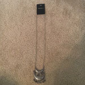 Silver necklace. Never been worn.