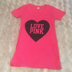 V.S. Pink V-neck T-shirt ✨