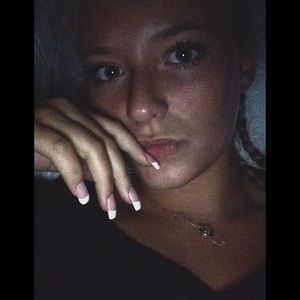 Meet your Posher, Abbi