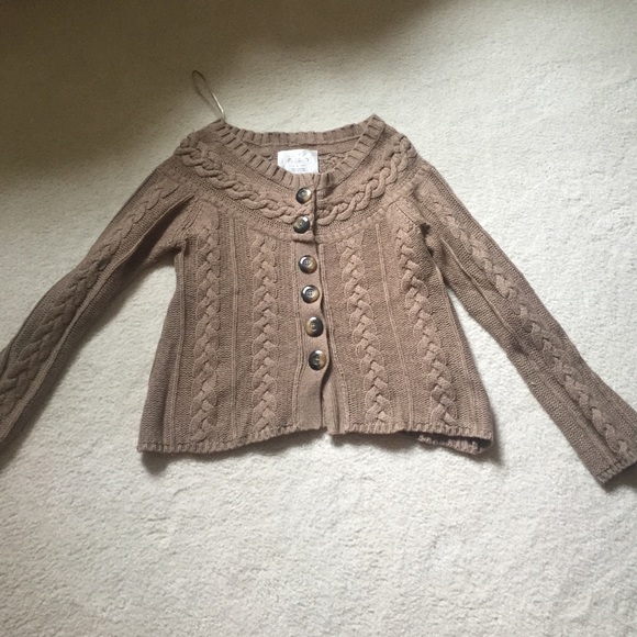 Old navy brown sweater.