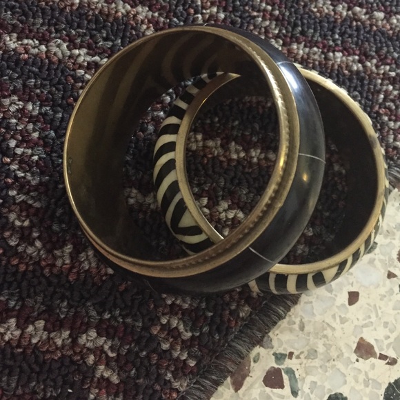 2 bangle bracelets - Picture 3 of 3