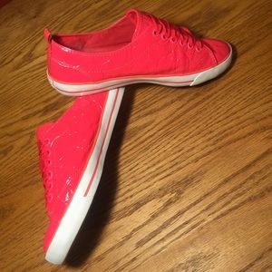 BNWOT Coach sneakers "Suzzy" in NEON PINK! SZ 8B