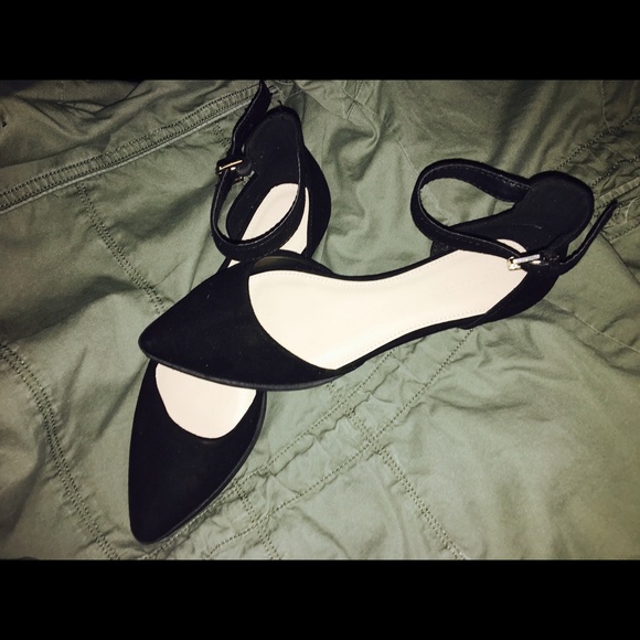 Pointy Toe Black Ankle Strap Fats