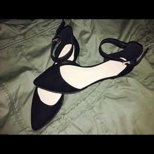 Pointy Toe Black Ankle Strap Fats