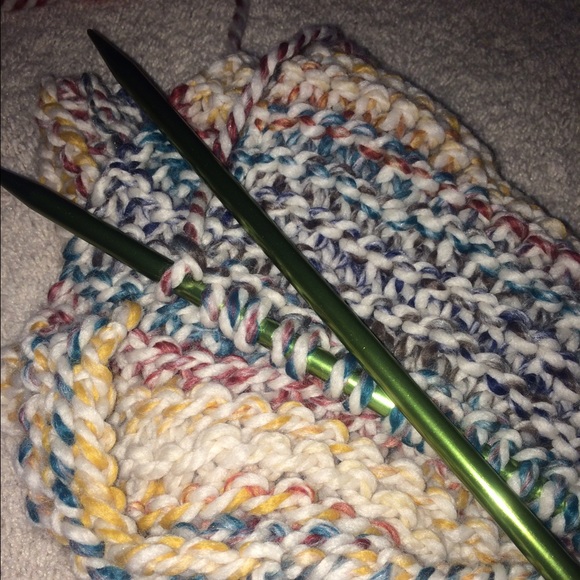Handmade knit scarves - Picture 1 of 4