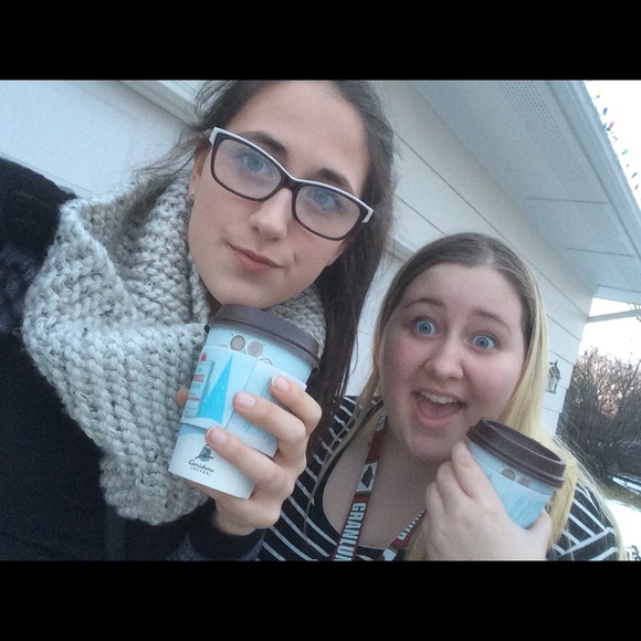 Handmade knit scarves - Picture 4 of 4