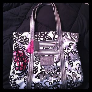 Coach poppy tote EUC