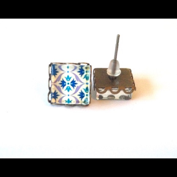 Handmade Square Glass Post Earring Geometric - Picture 2 of 6