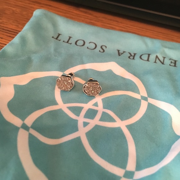 Kendra Scott stud earrings in mirror rock crystal
