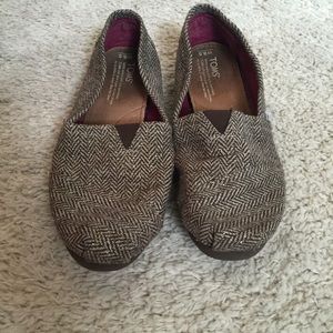 Toms