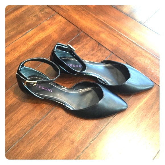 Tesori black ankle strap d'orsay flats 👯