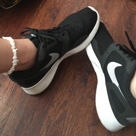 Shoes - Picture 2 of 4