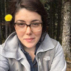 Meet your Posher, Elise