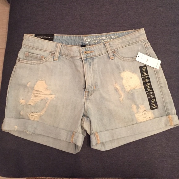 NWT GAP Sexy Distressed Boyfriend Denim Shorts Sz4