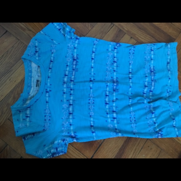 Blue tie dye patterned tee