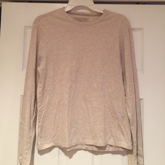 Soft beige basic long sleeve tee!