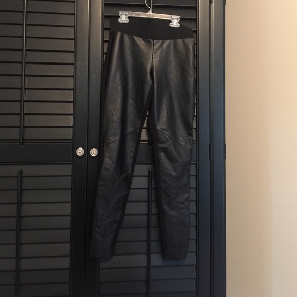 Faux leather and spandex leggings. Size small - Picture 1 of 3