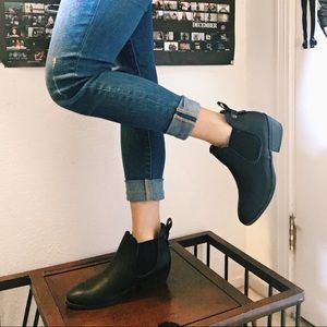 MADDEN GIRL BLACK ANKLE BOOTIES