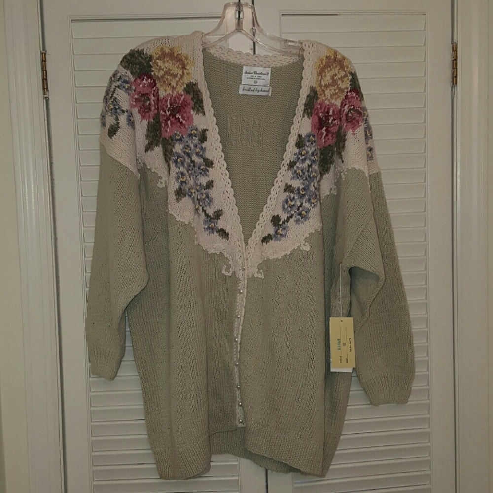 BNWT UNIQUE 3 PIECE ENSEMBLE