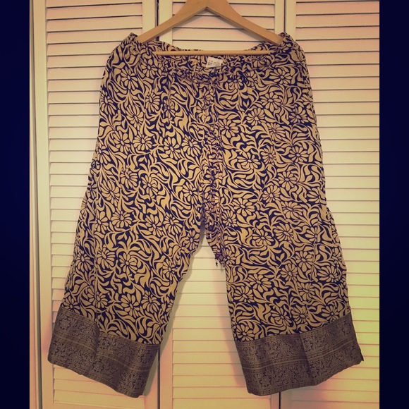Capri pants - gorgeous brocade trim!