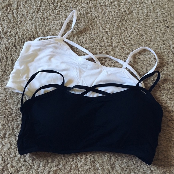 Black Strappy Bralette Crop Top - Picture 2 of 2