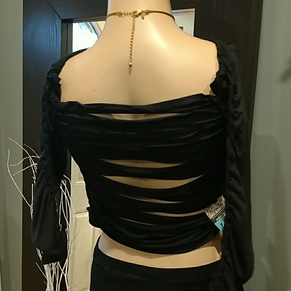 Nwt sexy stretchy fitted shredded shirt o/s