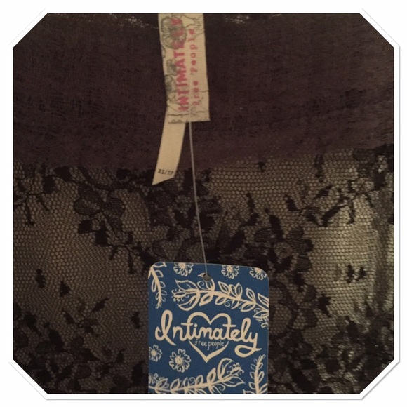 🆑 CLEARANCE- Free People Lace Cami - Picture 4 of 4