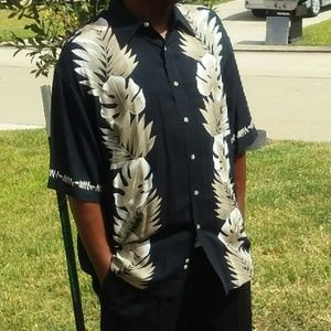 Men's Hawaiian style shirt