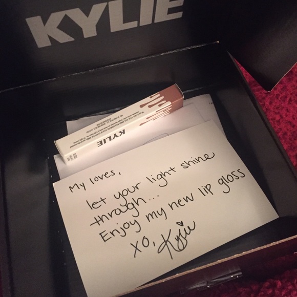 Kylie lip kit gloss "like"