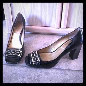 Tahari peep toe Heels