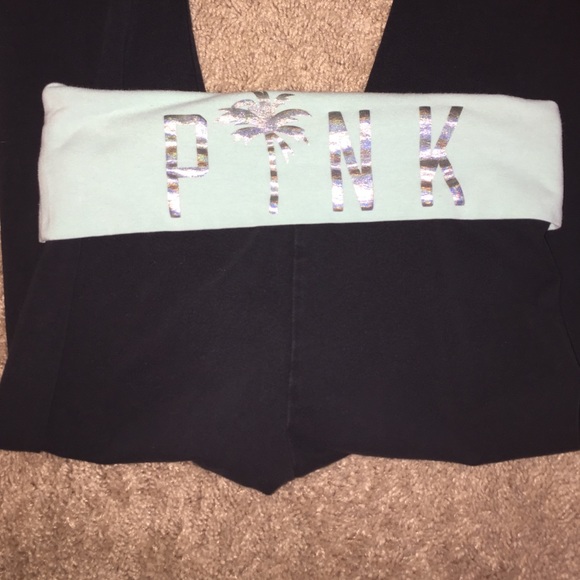 Knee length yoga pants