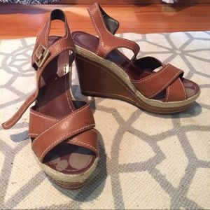 Vince camuto wedges size 7.5